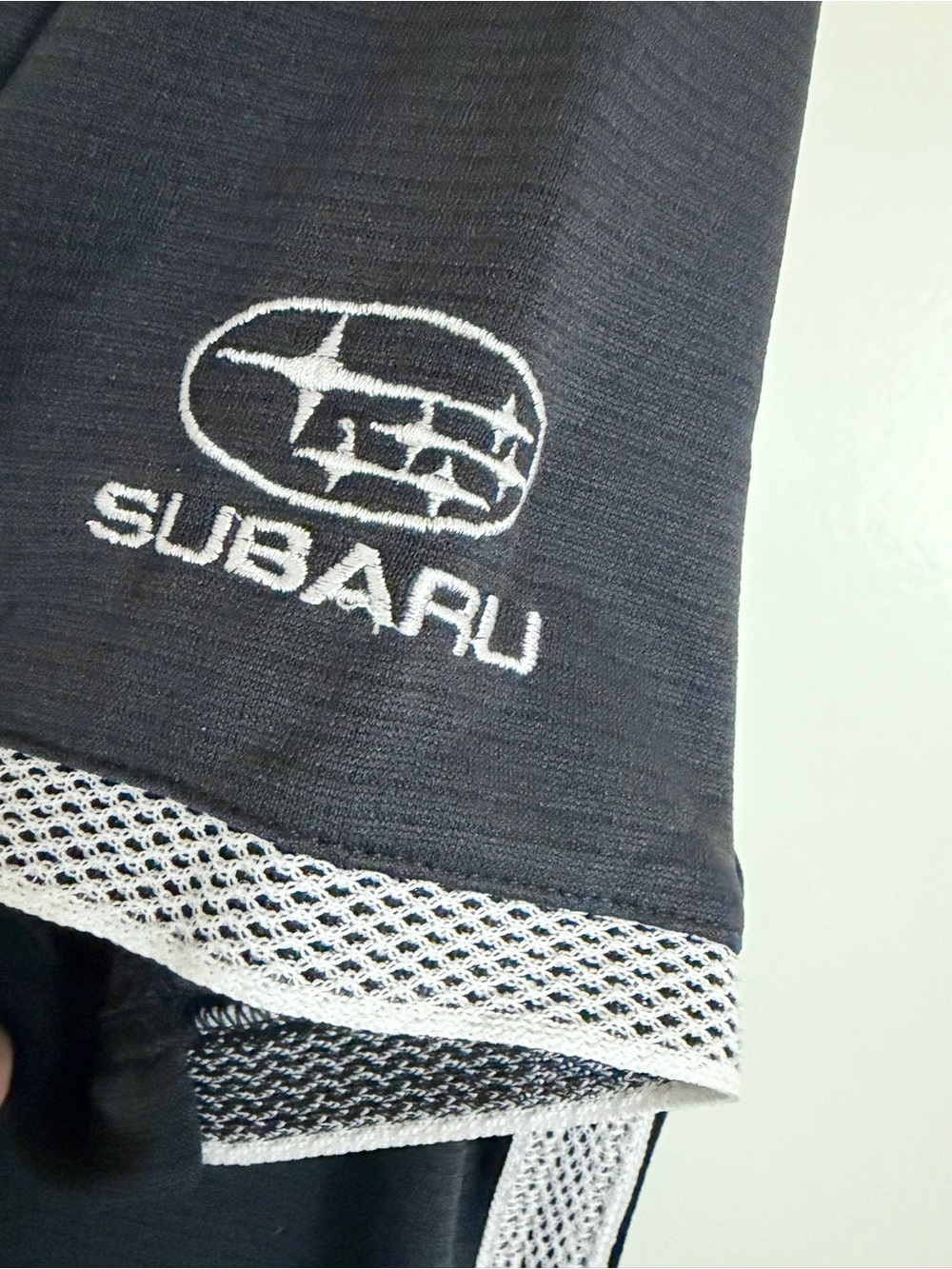 Men’s Under Armour Subaru Polo Shirt Black Logo Button Up Size Large - Picture 5 of 8